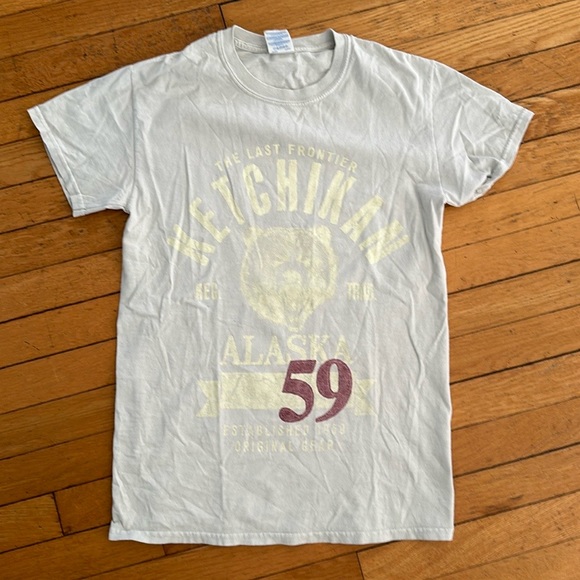 Super soft GILDAN Tee - Urbans - Picture 1 of 6